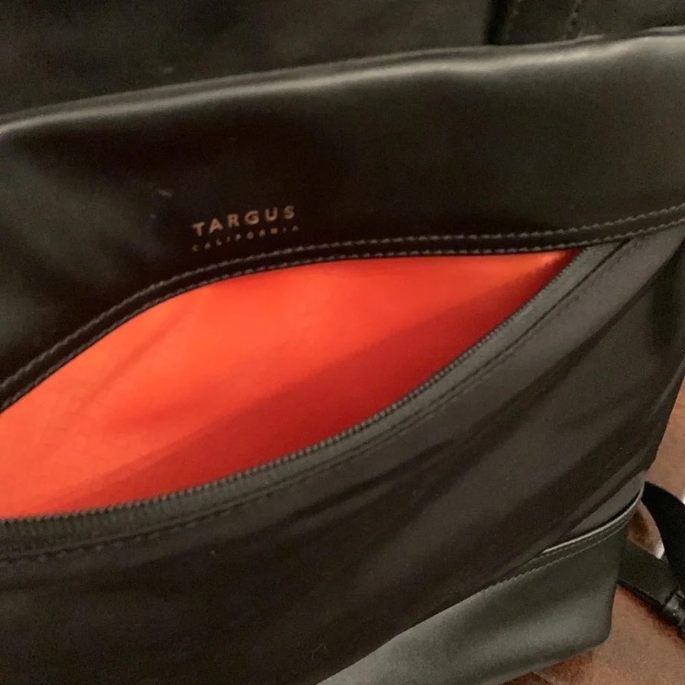 TARGUS California Computer Backpack in Black EUC